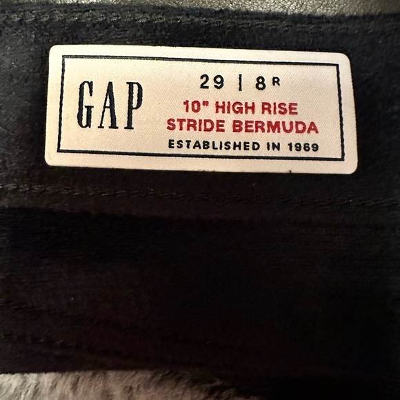 NWT Gap Faux Leather Bermuda Black Flat Front Shorts Size 29 / 8 Regular - Picture 3 of 11